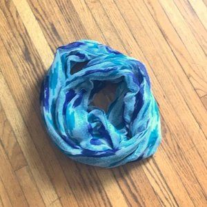 NWOT: White and Blue Infinity Scarf